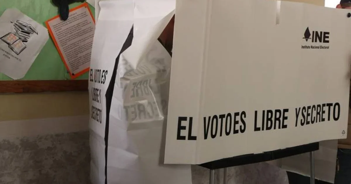 Adiós al nepotismo en los ayuntamientos: la Constitución ahora prohíbe que parejas y familiares de funcionarios vayan en la boleta