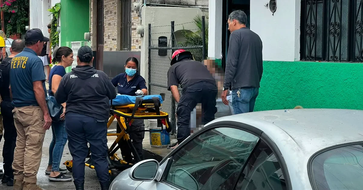 Muere adulta mayor tras explosión por fuga de gas en colonia Acayapan