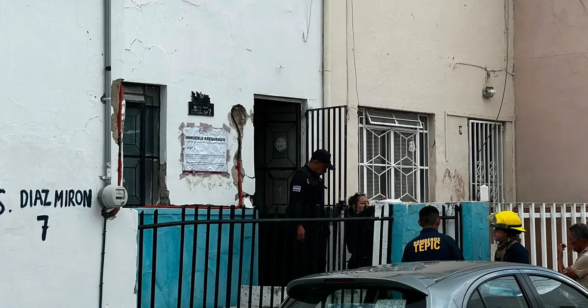 Hallan hombre sin vida en su domicilio en Tepic; llevaba días fallecido