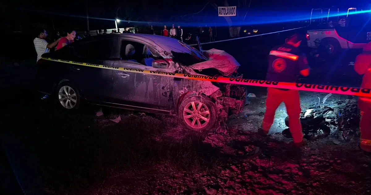 Muere joven motociclista tras choque con Versa en avenida México; conductor detenido
