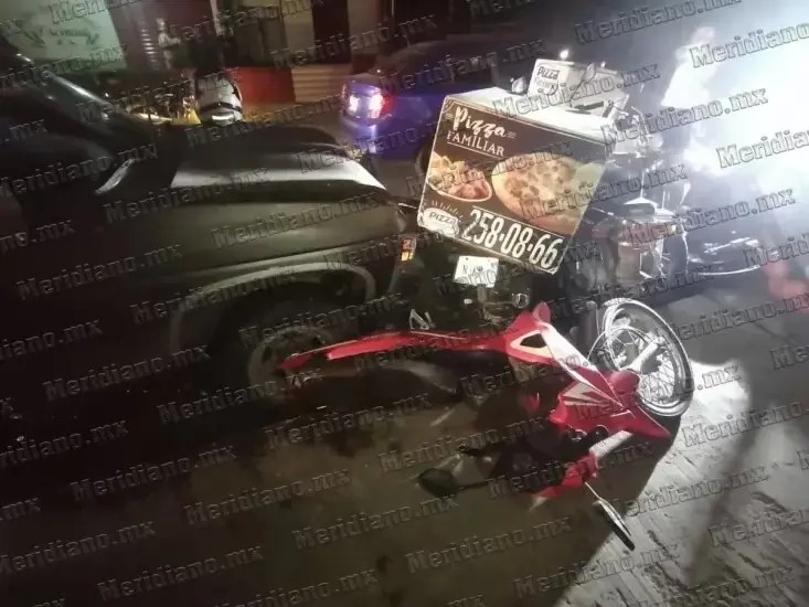 Conductor ebrio destroza siete motocicletas en la Av. Zapopan de Tepic