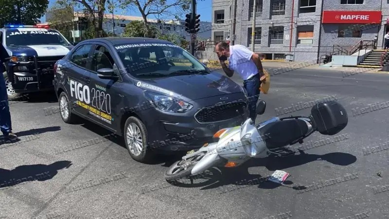 Motociclista resulta lesionada tras sufrir accidente en Tepic