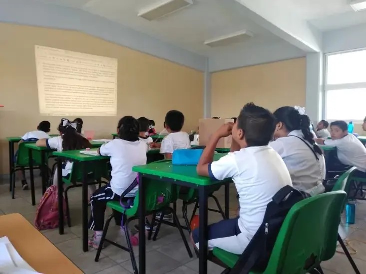 Regreso a clases presenciales podría retrasarse en México: López-Gatell