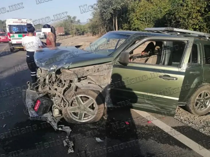 ¡choque aparatoso en el arroyo seco!