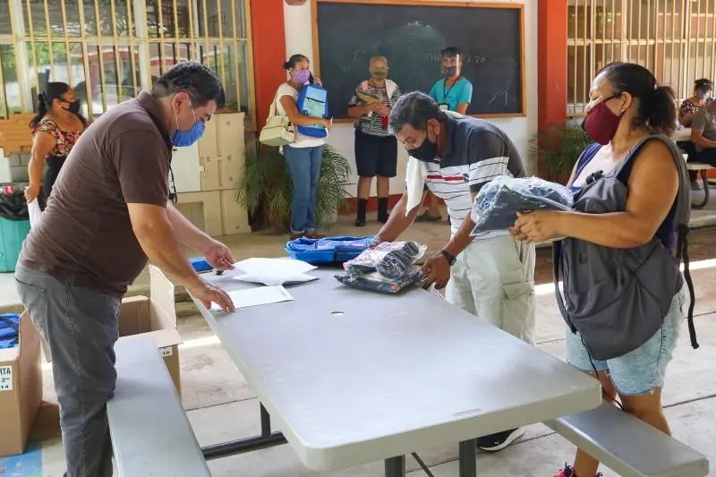 Apoyos Escolares a más de 50 mil Estudiantes