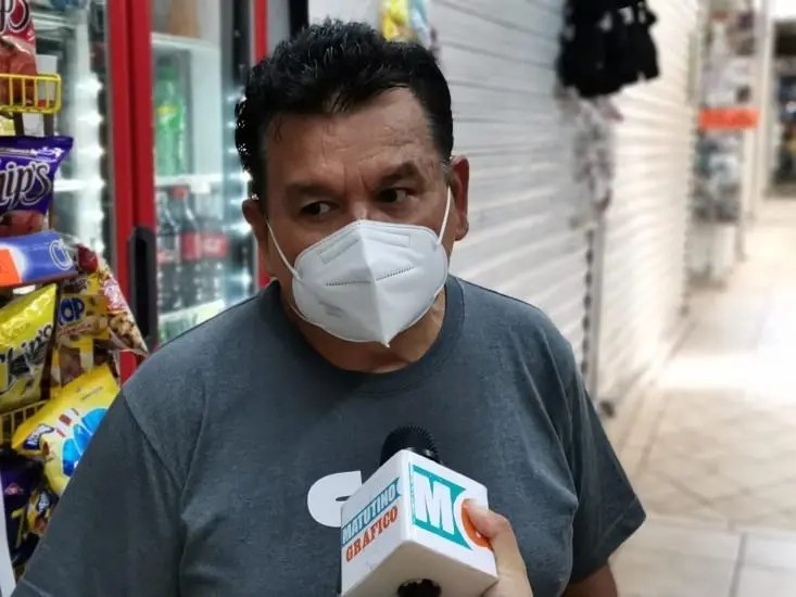 Tepic. Comerciantes del Pasaje México reportan vender máximo al 30%