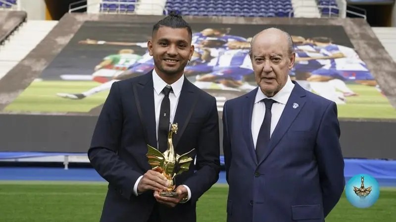 \"Tecatito\" Corona, elegido como el MVP del año del Porto
