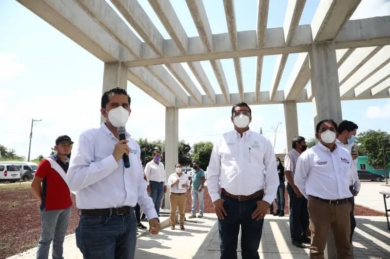 Entrega Antonio Echevarría más obra para Nayarit