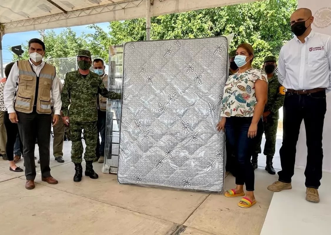 Apoyan con electrodomésticos a damnificados del norte de Nayarit