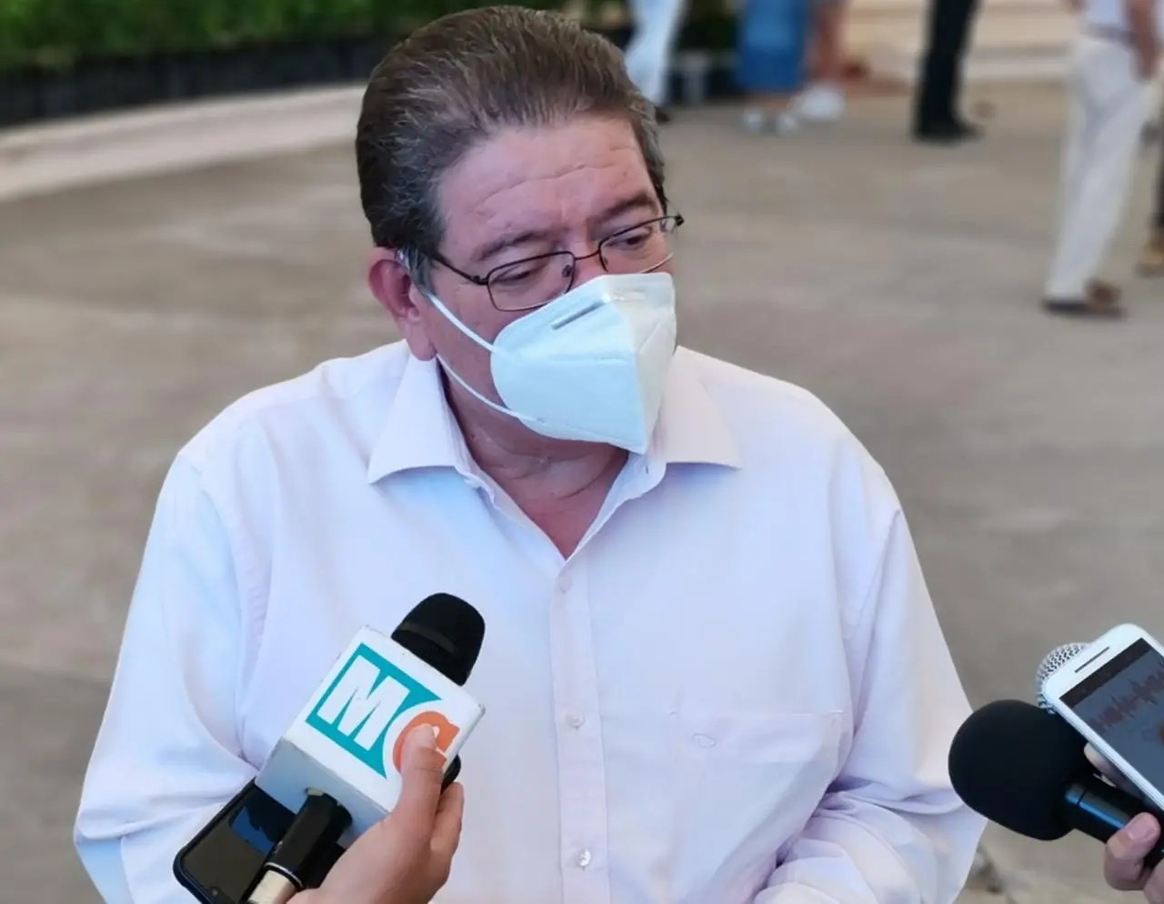 Tepic. Abren bancos o los vamos a clausurar: Javier Castellón