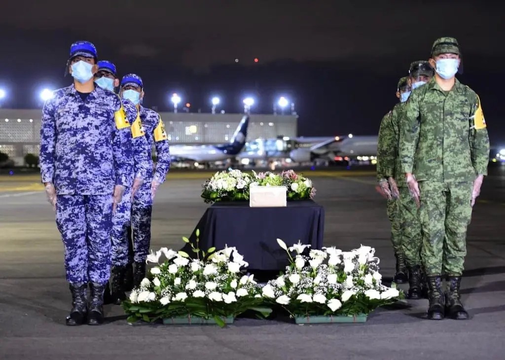 COVID-19. México recibe 245 urnas de connacionales fallecidos en Estados Unidos