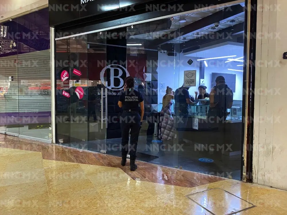 Puerto Vallarta. Roban más de millón y medio de pesos en joyería