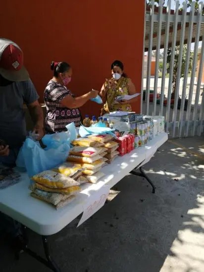 DIF Bahía entrega apoyos a más de 5 mil alumnos