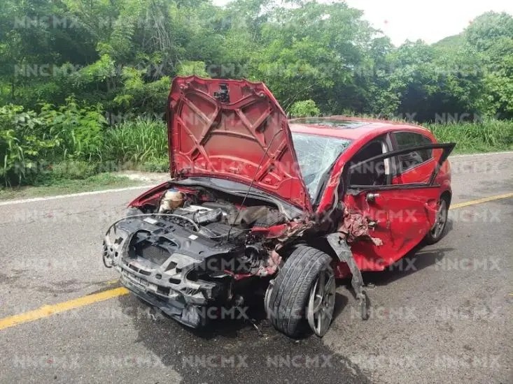 Encontronazo en la carretera punta de mita