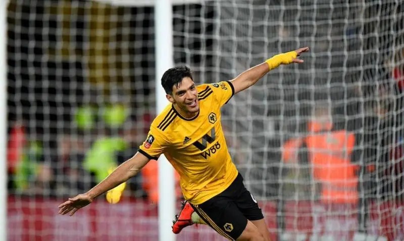 En Portugal aseguran que Raúl Jiménez iría al Manchester United