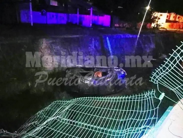 Se registra volcadura atras del CUC