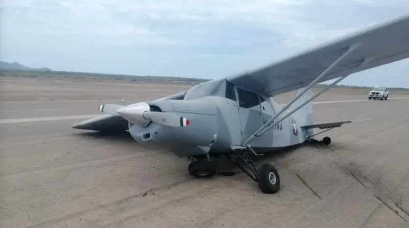 Los Mochis. Avioneta de la Marina genera caos tras falla al aterrizar