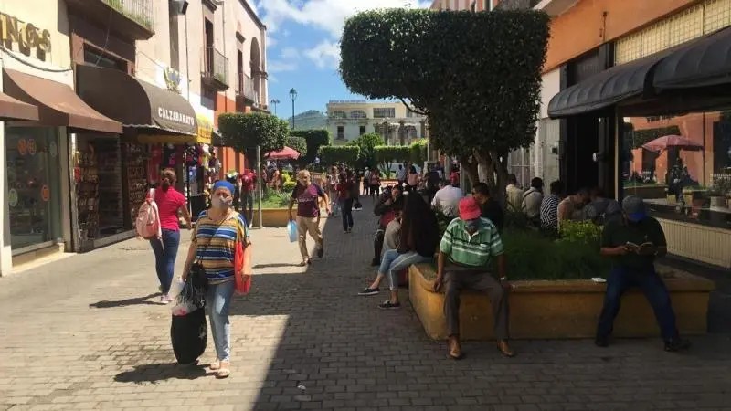 Tepicenses a favor de que se regule la venta de comida chatarra a menores de edad