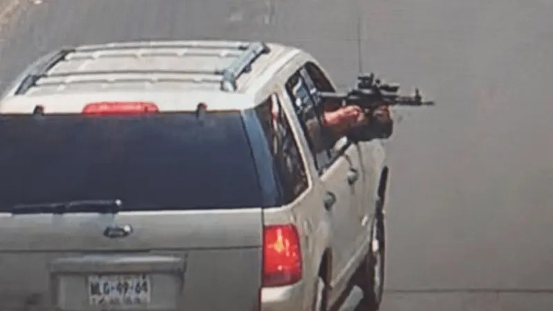 VÍDEO: Captan ataque de hombres armados a transeúntes en la CDMX; Hay 3 detenidos