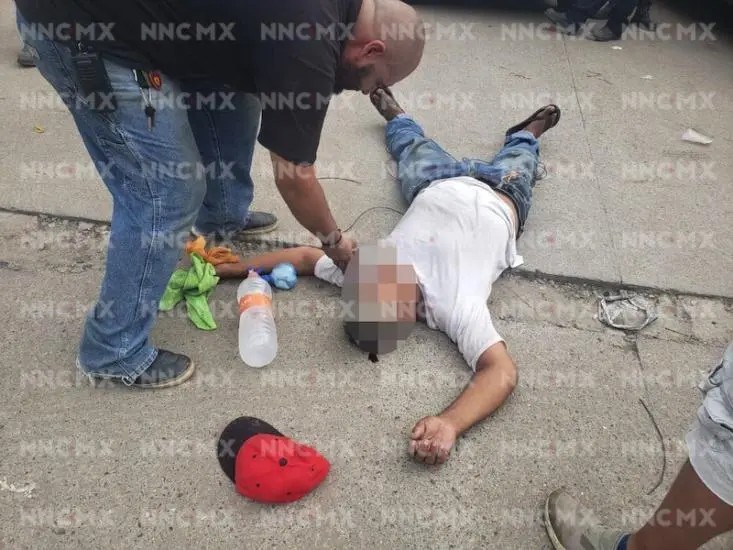 Empleado de totalplay golpea y lesiona a un limpiavidrios