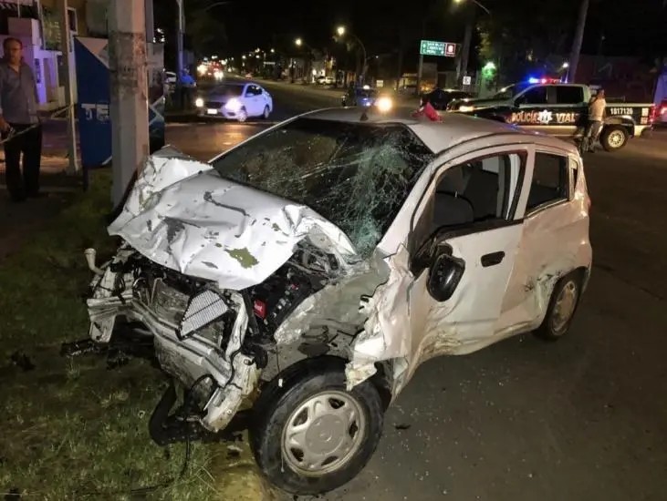 Irresponsable conductor provoca fatal accidente en el bulevar Tepic Xalisco y calle Brasil