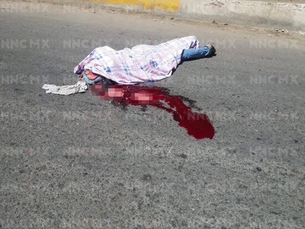 Bahía de Banderas. Camión de volteo aplasta y mata a mujer en Mezcales