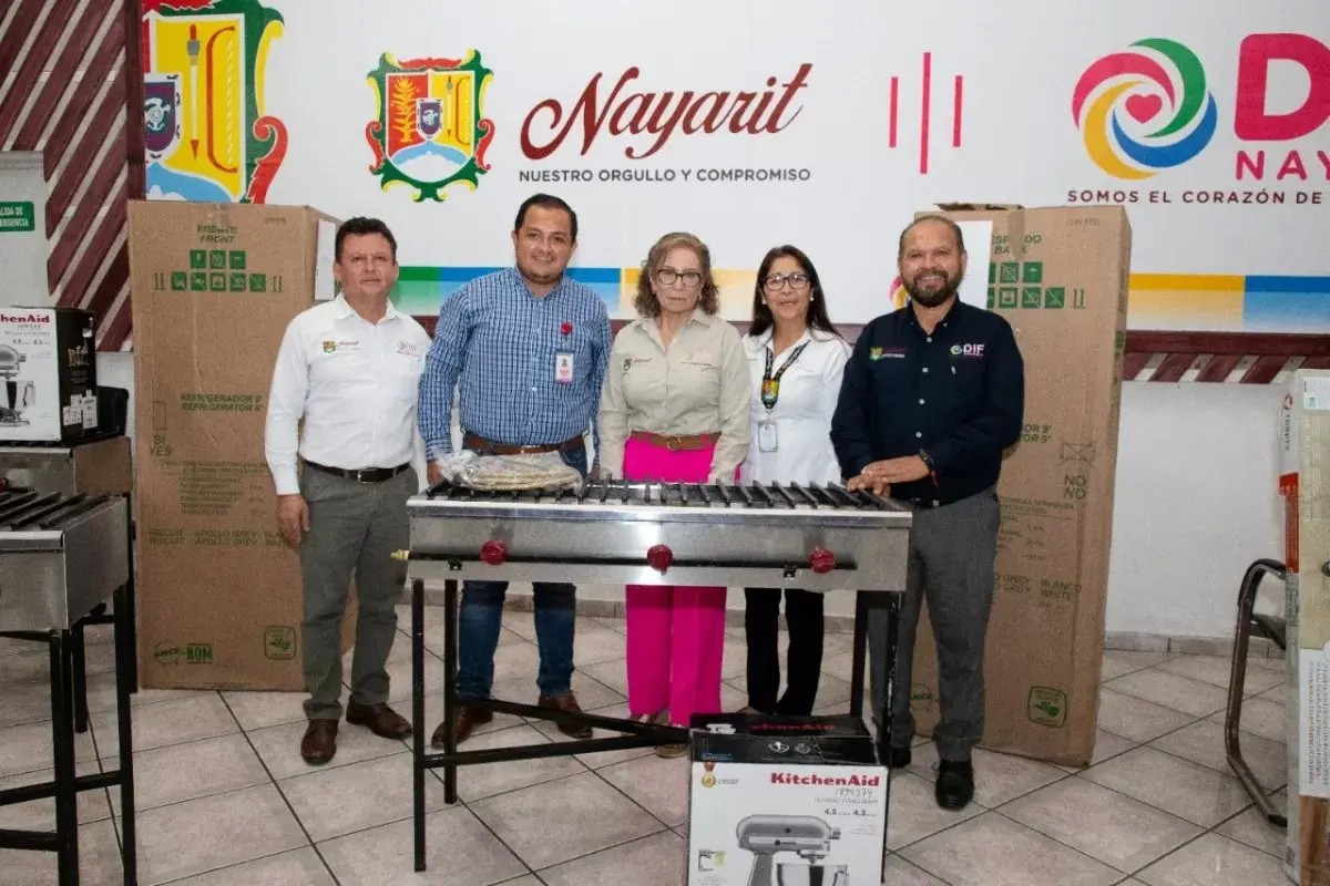 Equipa DIF Nayarit a casas de las mujer municipales