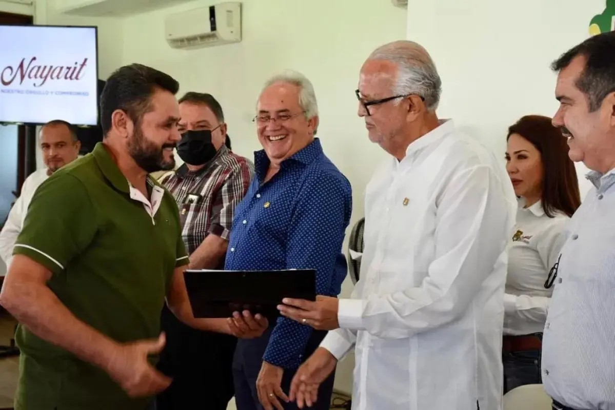 \"Este gobierno no acepta el monopolio de transporte\": Navarro Quintero