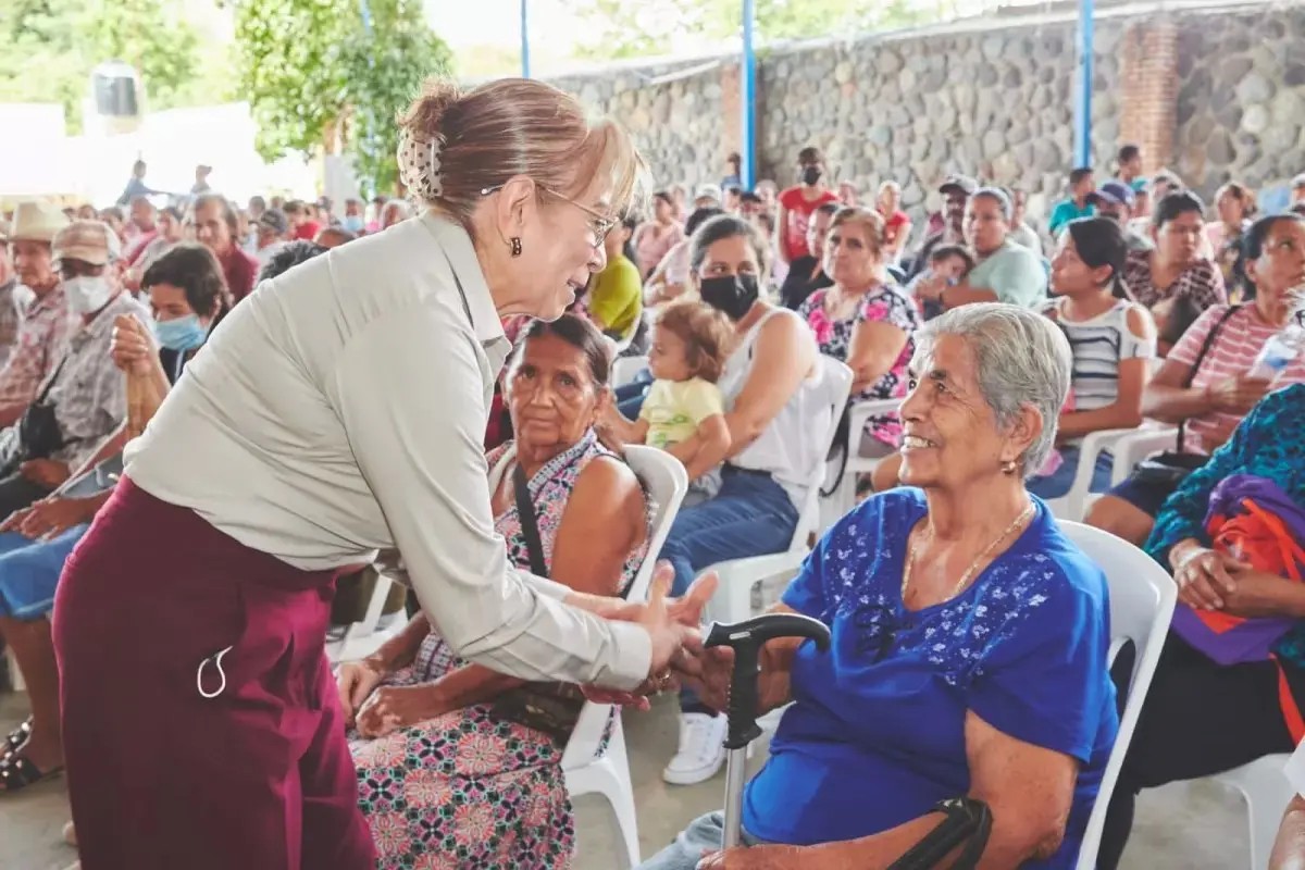 Lleva DIF Nayarit nutrición y capacitación a familias de Amatlán de Cañas