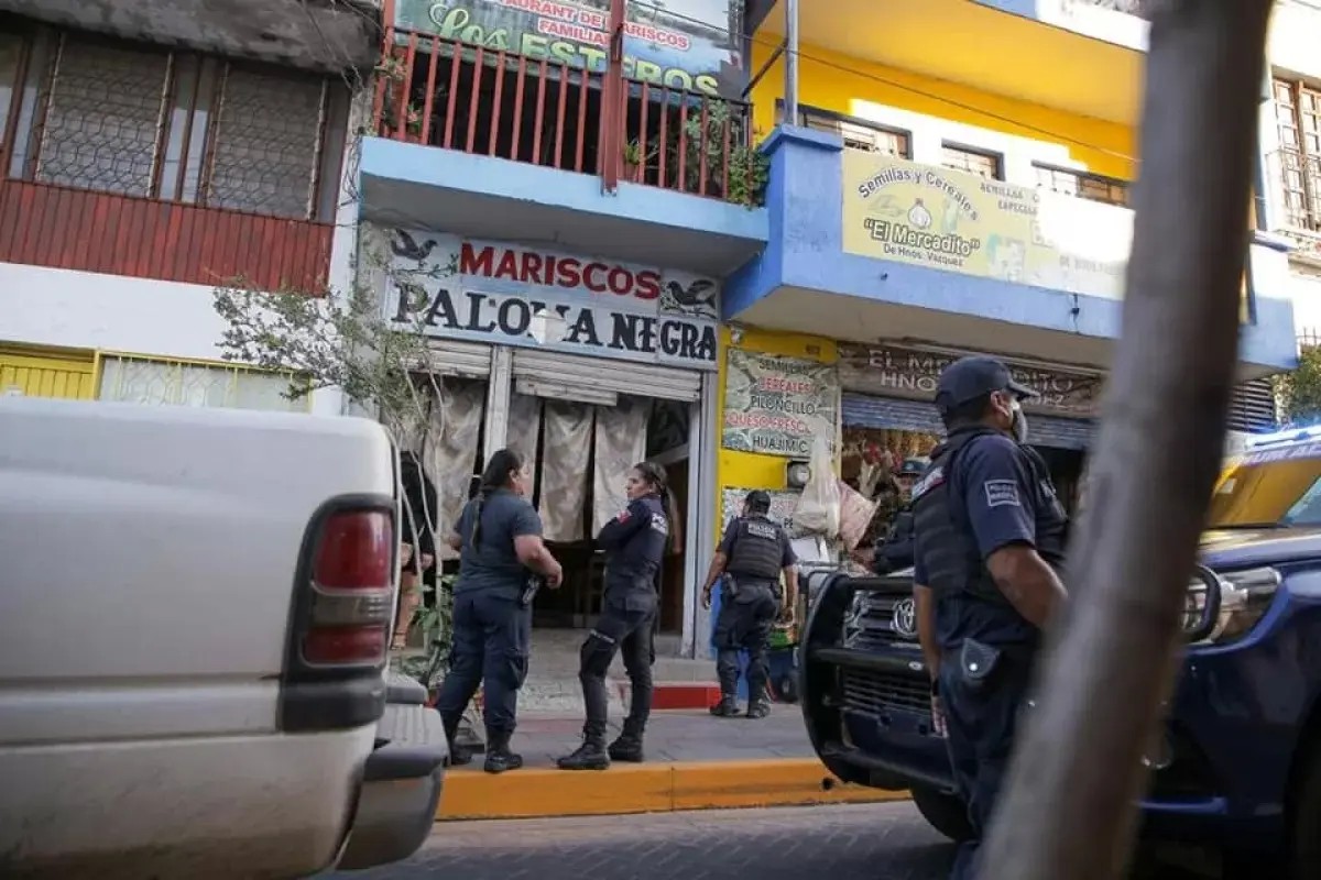 Clausuran 9 cantinas del centro de Tepic