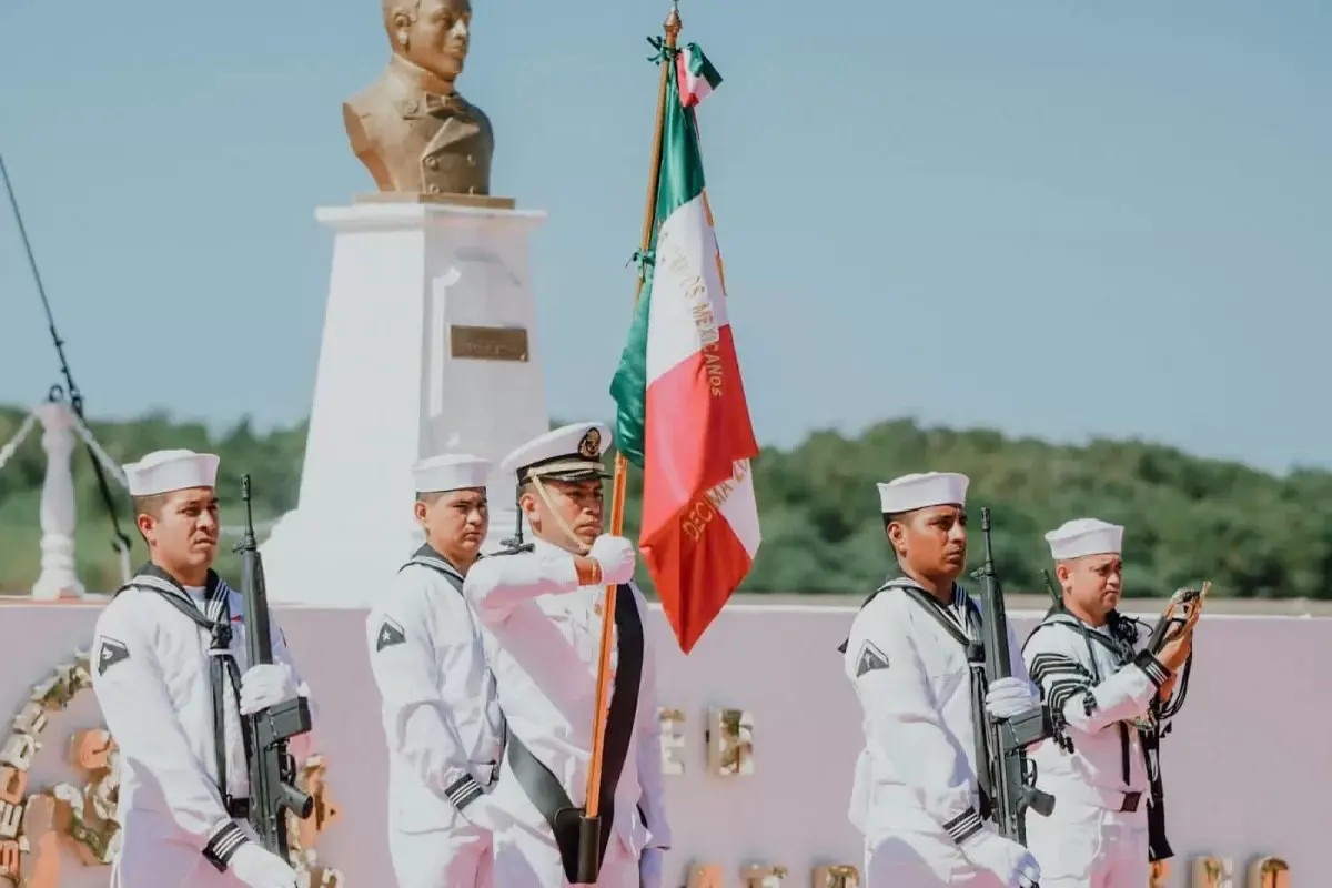 Admiración y respeto a mujeres y hombres pertenecientes a la Armada de México