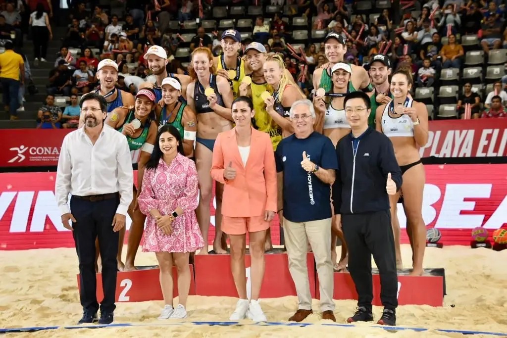 Encabeza Juan Echeagaray ceremonia de premiación del Tour Mundial de Voleibol de Playa en Tepic