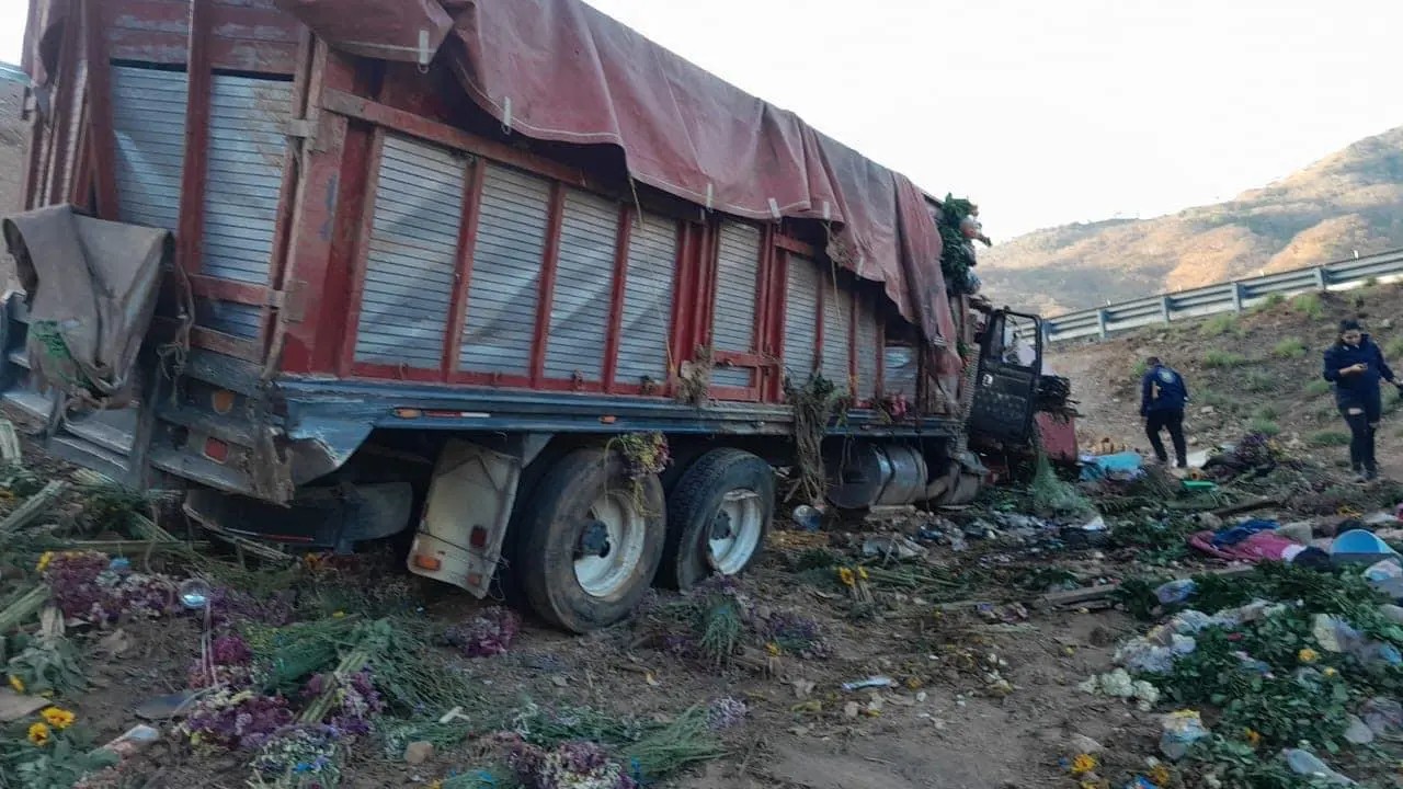 Accidente deja 8 personas fallecidas en la Jala - Compostela