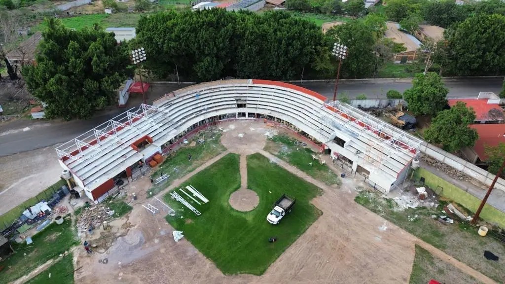 Avanza la remodelación del estadio de Compostela: impulsando el béisbol en Nayarit