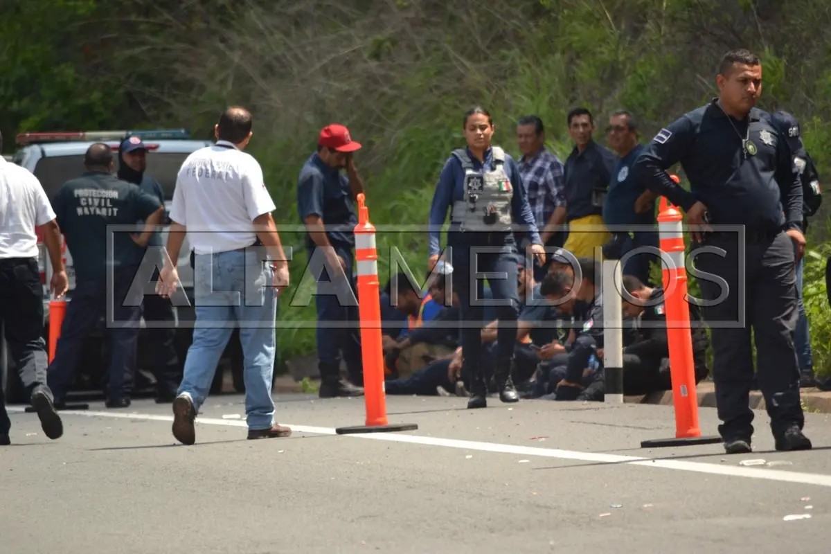 Actualización: 19 fallecidos y 23 lesionados en trágico accidente en el libramiento de Tepic