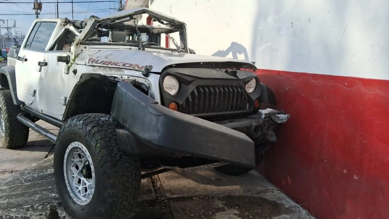 Salió robada la Jeep involucrada en accidente de av. Insurgentes