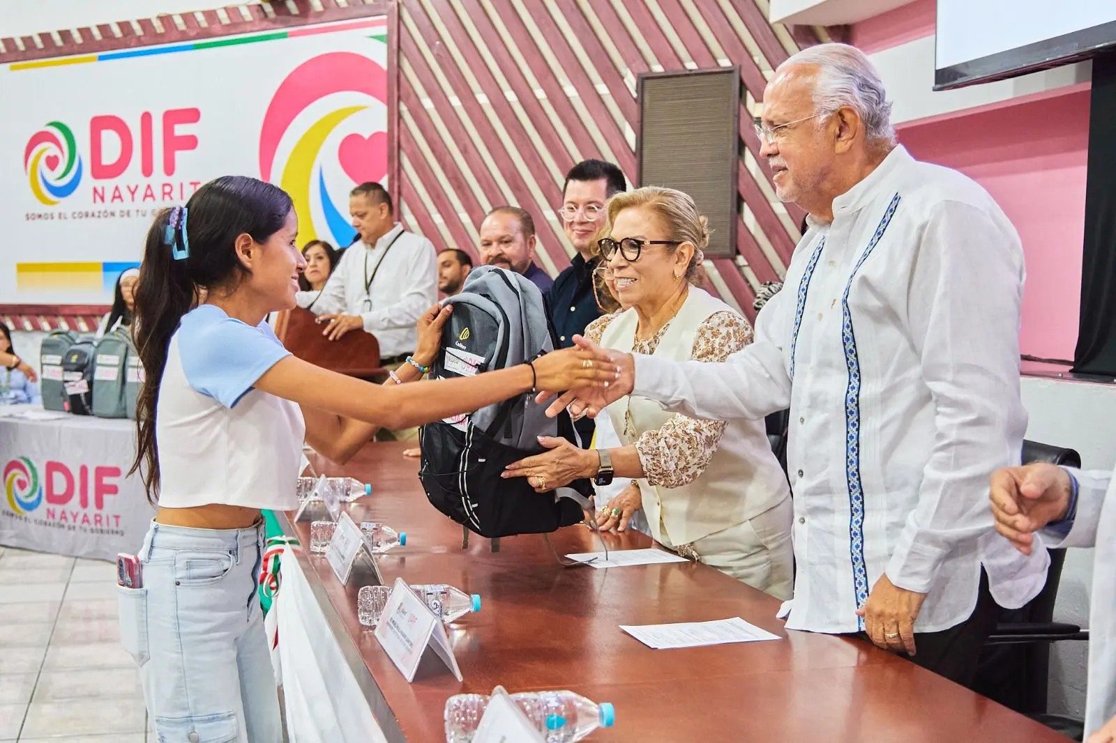 Transformación de vidas en Nayarit: Entregan 12 procesadores cocleares