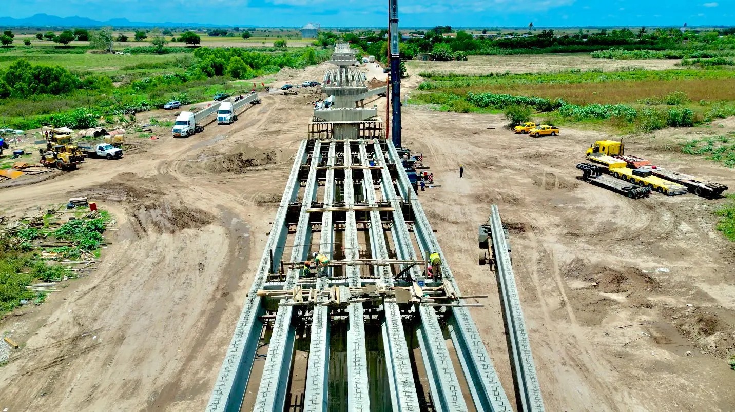 Continua Navarro Quintero transformando el estado