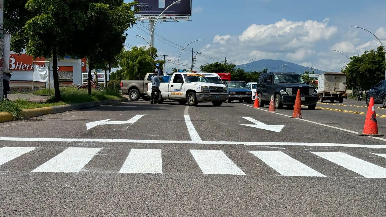 Mantiene gobierno de Tepic balizamiento en calles y avenidas de Tepic