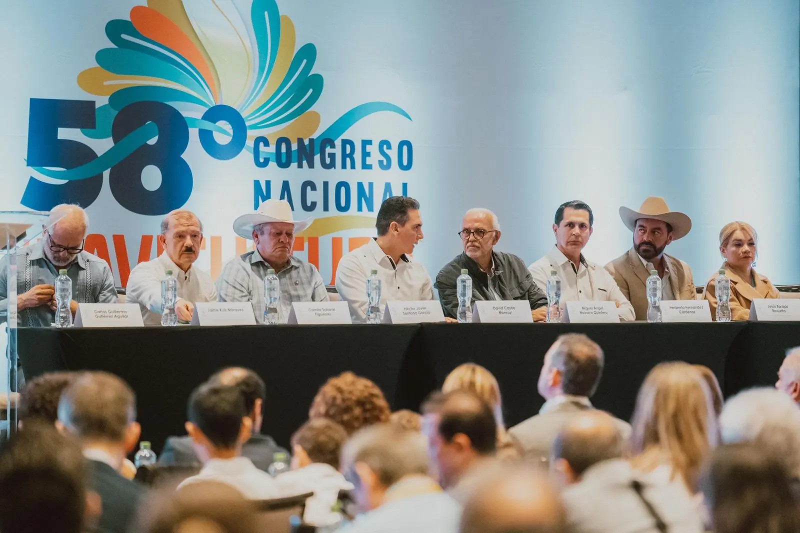 Nayarit impulsa la avicultura en el 58° Congreso Nacional