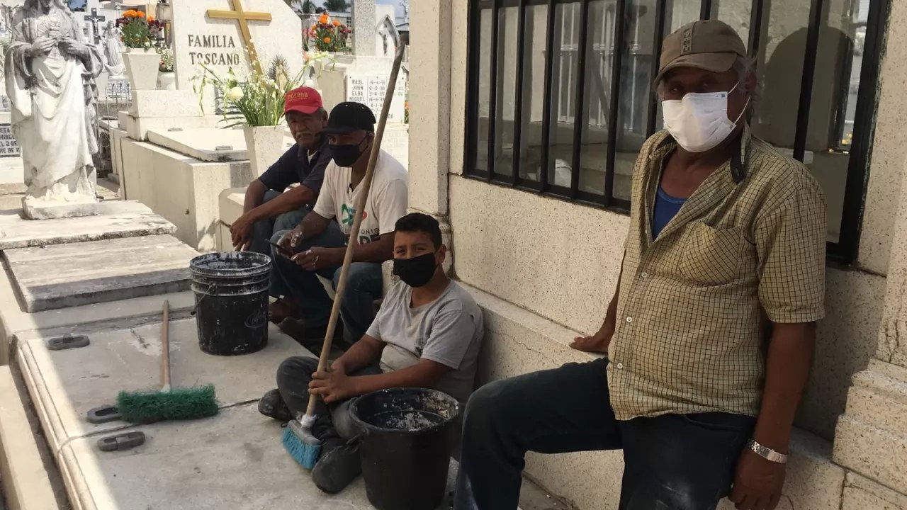 Personas prefieren limpiar sus tumbas para ahorrarse dinerito: Gaveteros