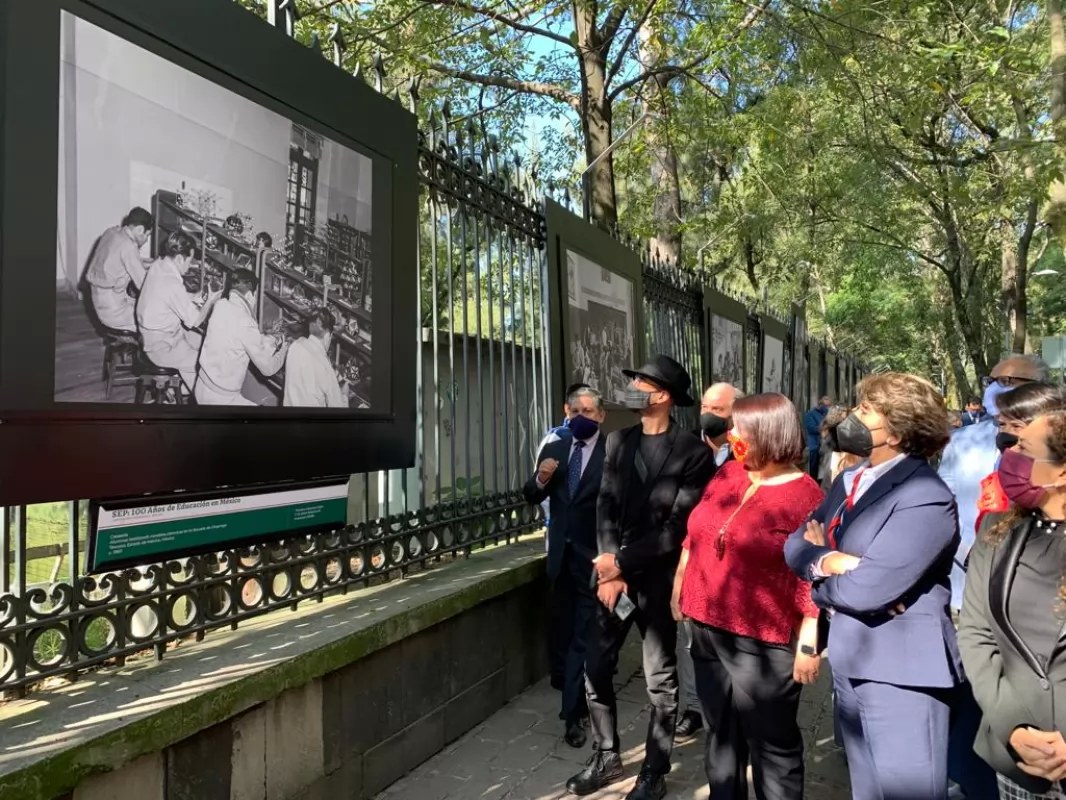 Celebra la SEP su primer centenario