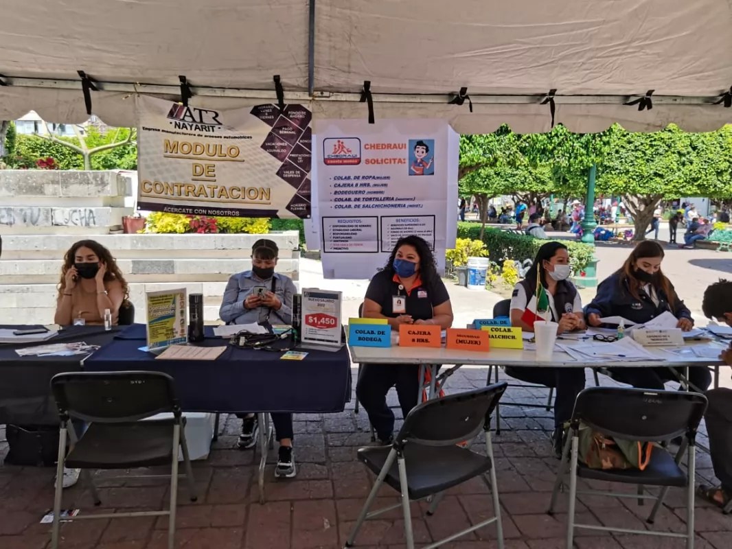 Ofertan más de 1300 vacantes en feria del empleo Tepic