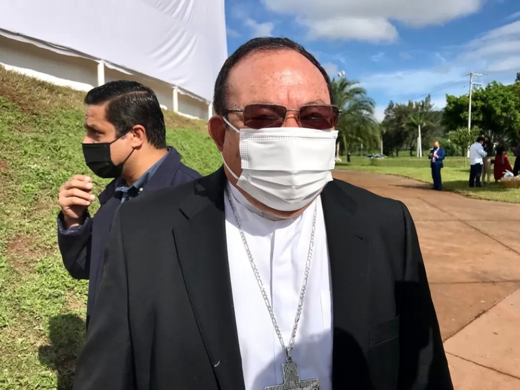 Más allá de los baches, los tepicenses quieren paz: Obispo