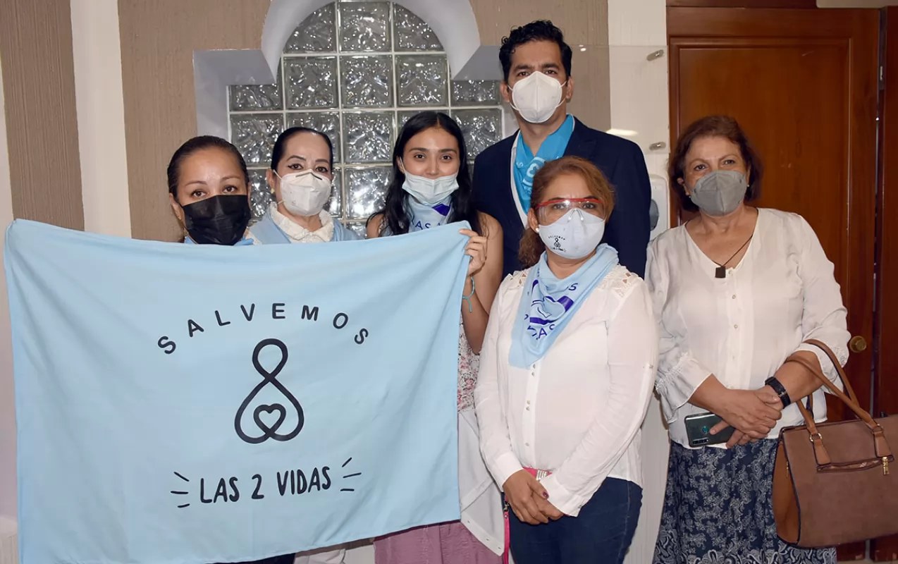 \"Salvemos las dos vidas\": Se manifiestan en contra del aborto en Nayarit