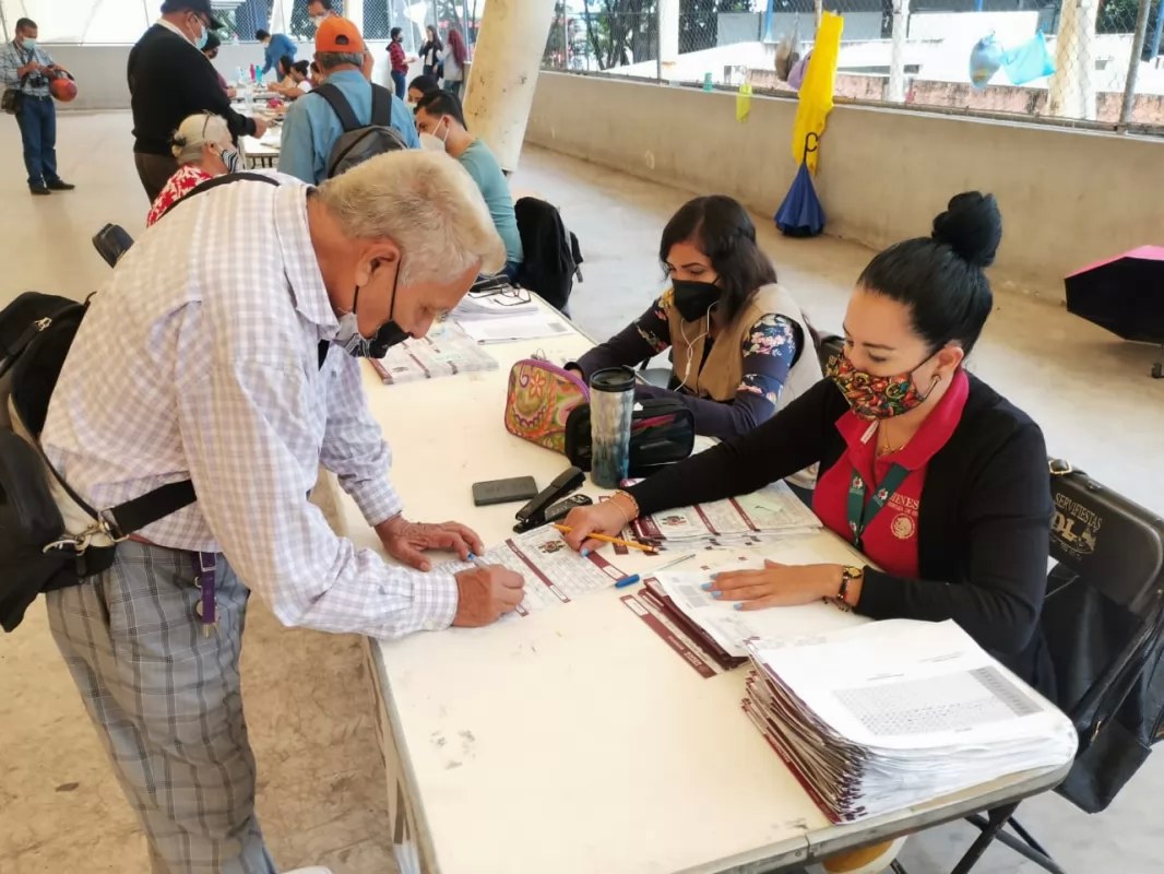 Entrega Federación apoyos a adultos mayores en Nayarit