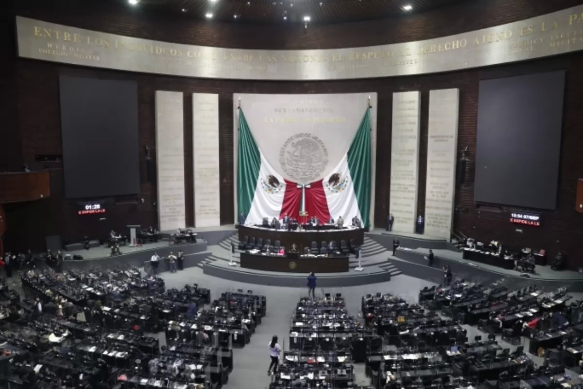 Aprueban la ley Federal de Revocación de Mandato en lo general