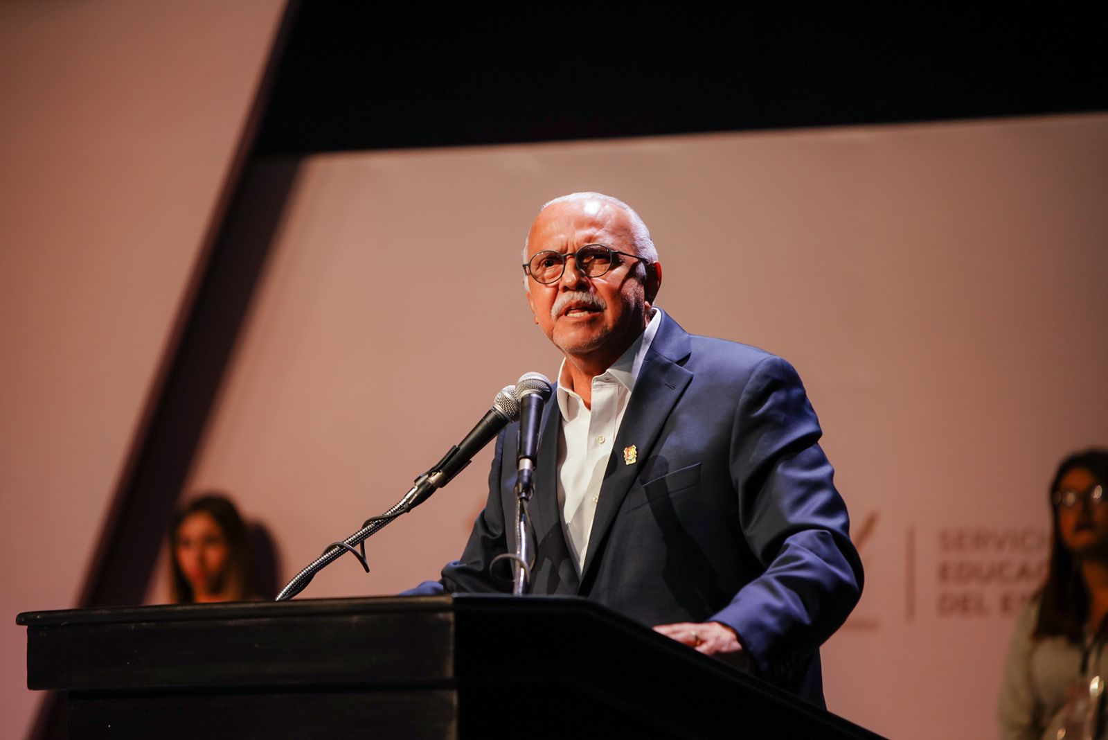 Las y los maestros cuentan con el irrestricto apoyo de mi gobierno: Navarro Quintero