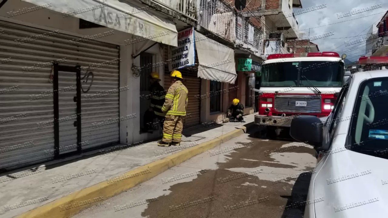 ¡vaya susto, se quemó la cocina de una casa!