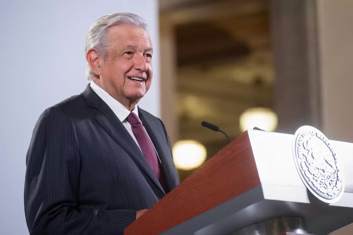 \"Fabrican armas a medida de los delincuentes\", avala AMLO demanda